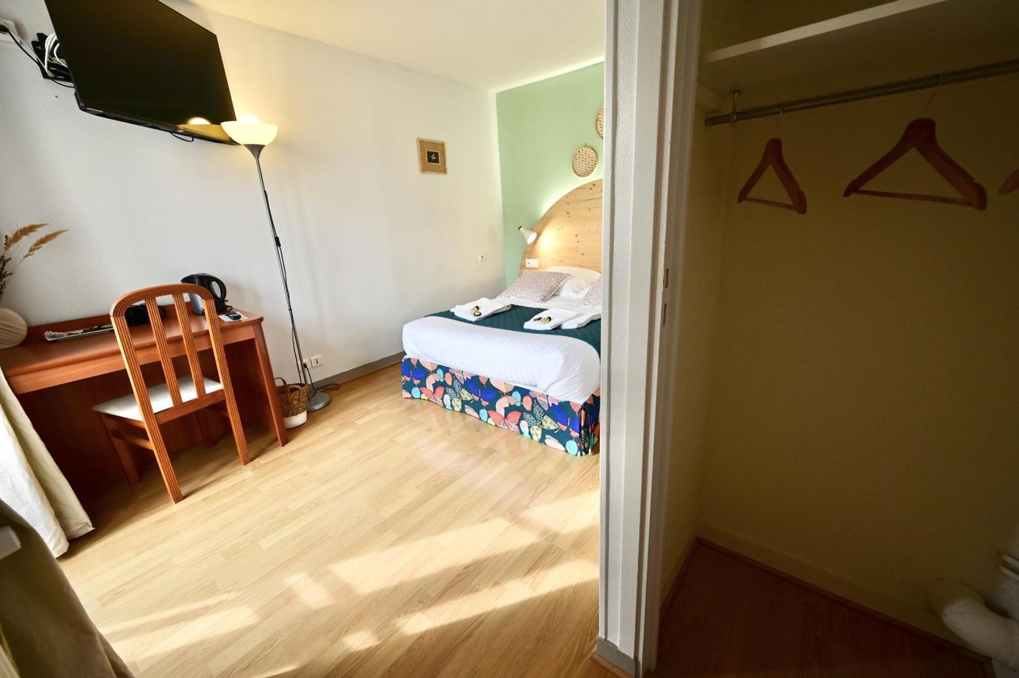 Hotel La Cuisine Des Lulus Montainville  Zimmer foto