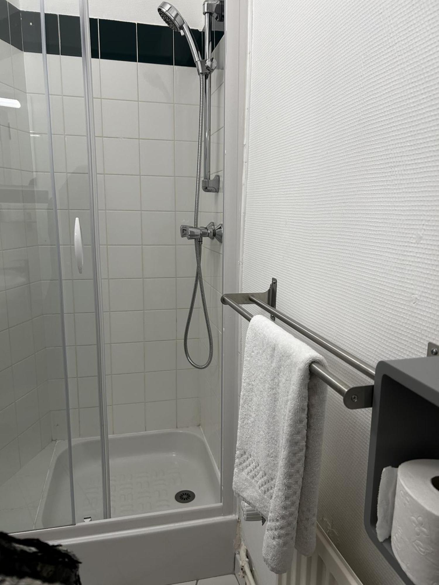 Hotel La Cuisine Des Lulus Montainville  Zimmer foto