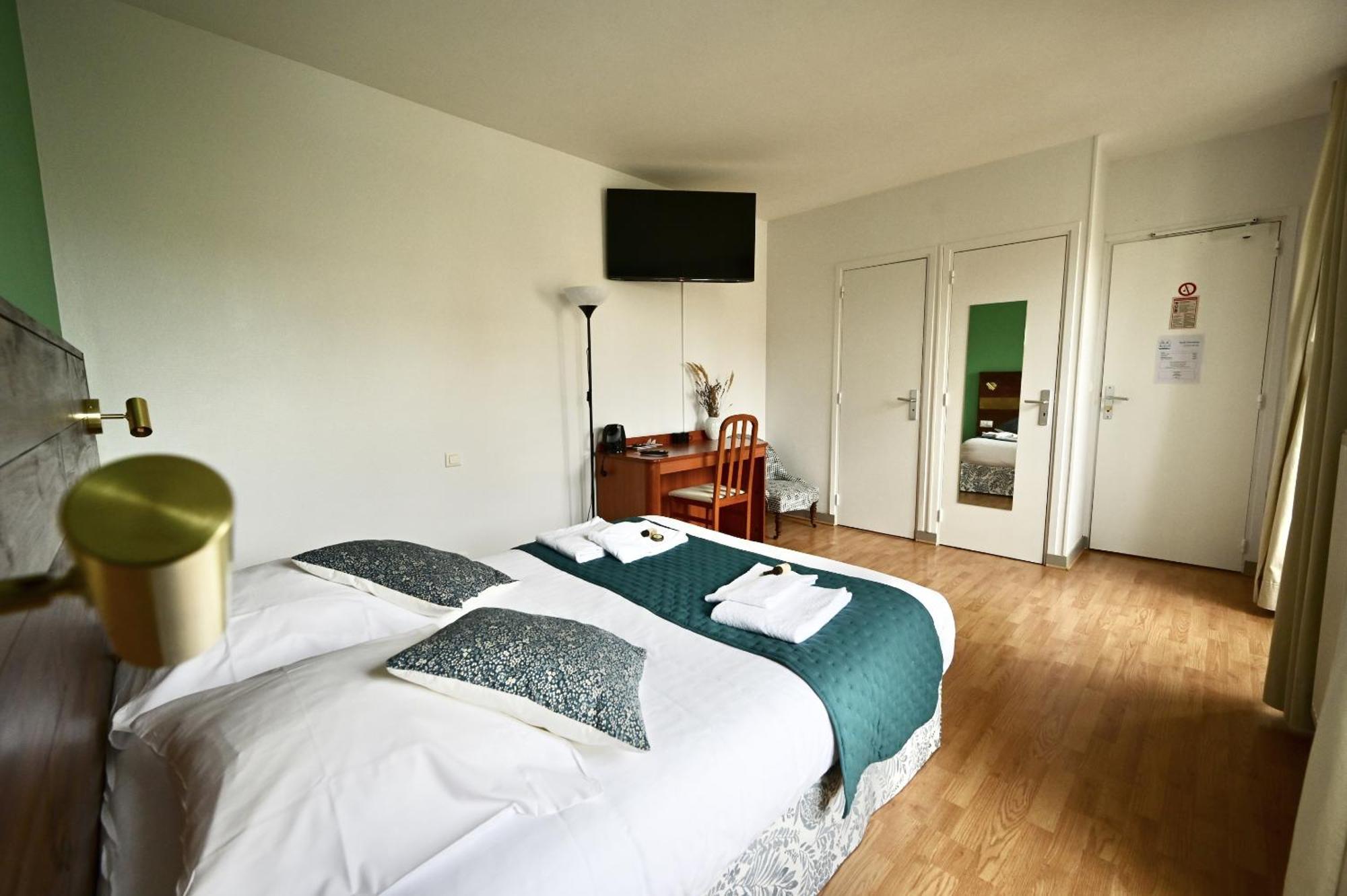 Hotel La Cuisine Des Lulus Montainville  Zimmer foto
