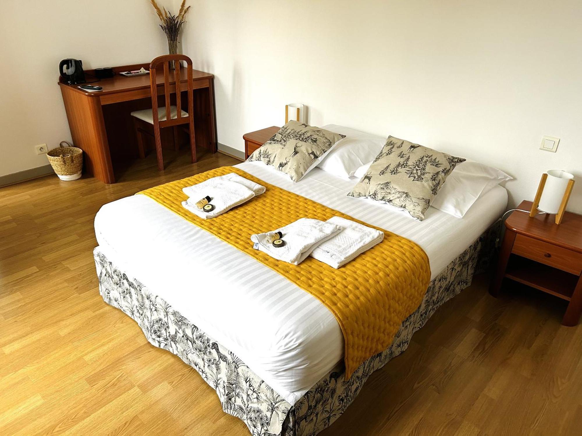 Hotel La Cuisine Des Lulus Montainville  Zimmer foto