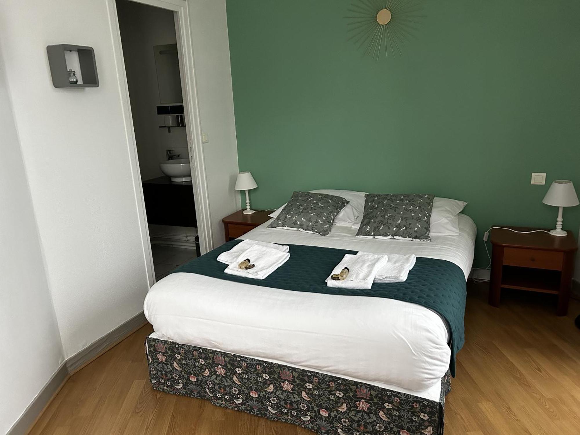 Hotel La Cuisine Des Lulus Montainville  Zimmer foto